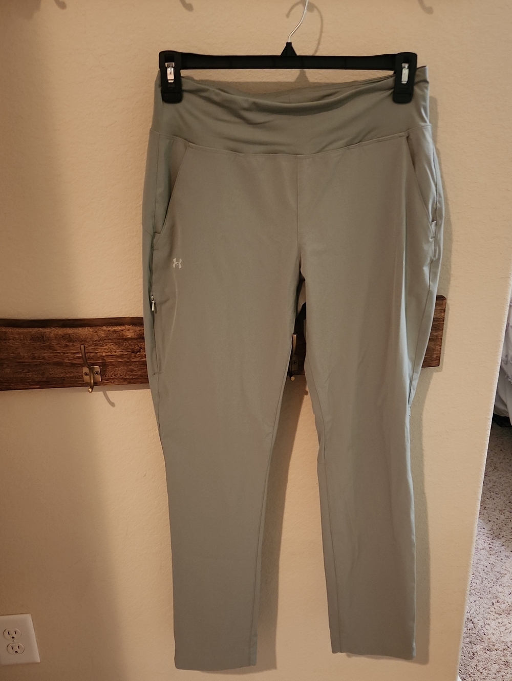 EUC Under Armour Women's Olive Green Track Joggers